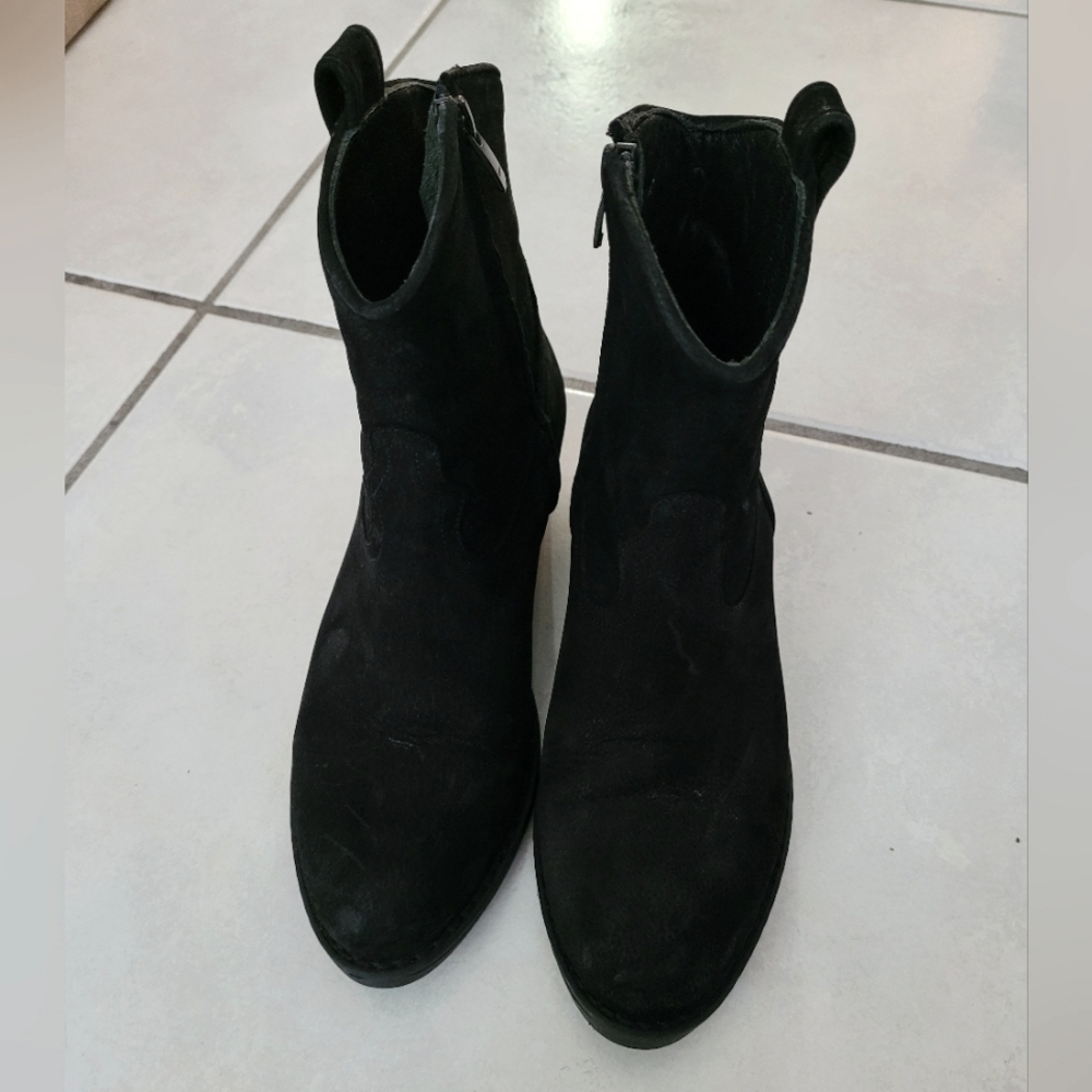 Black suede booties sz 37